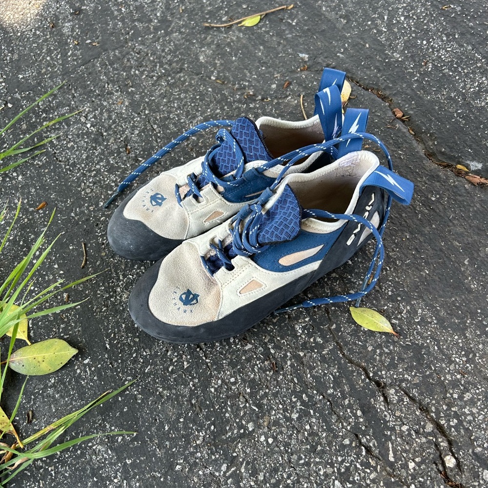 Evolv Skyhawk Women’s Climbing Shoes US9.5